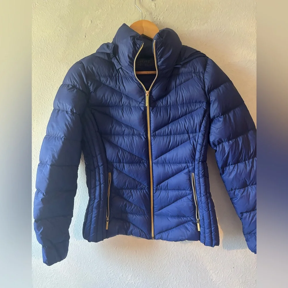 Michael Kors Women's Blue Puffer Jacket size‎ S